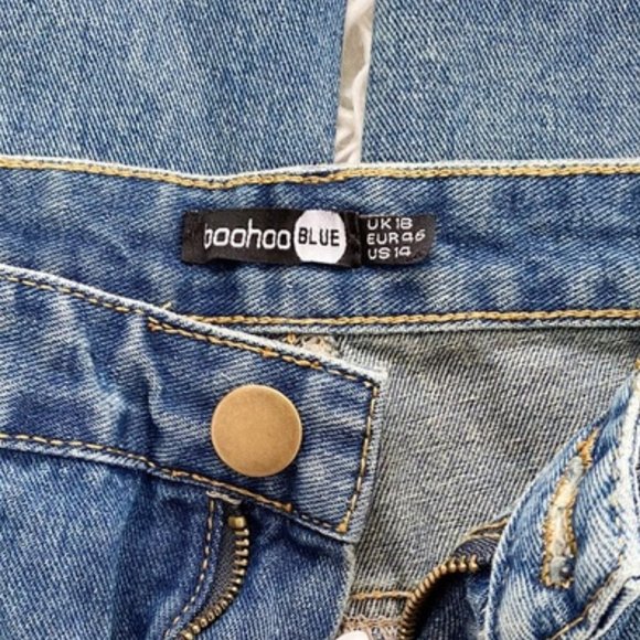 Boo Hoo Split Hem Straight Leg Jean - Picture 2 of 3